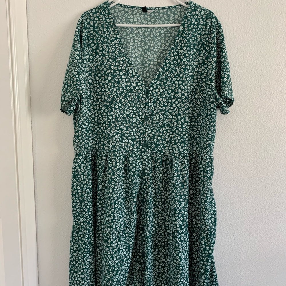 Flowy dark green floral dress